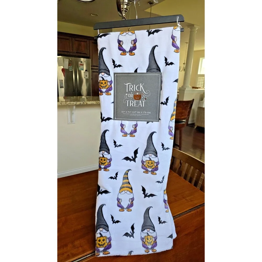 Halloween Oversized Plush Throw Blanket Gnomes, Pumpkins , Bats 50